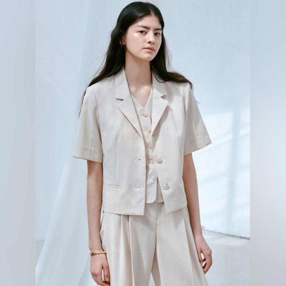 W concept frontrow Half-sleeve Cropped Blazer beige Korean brand